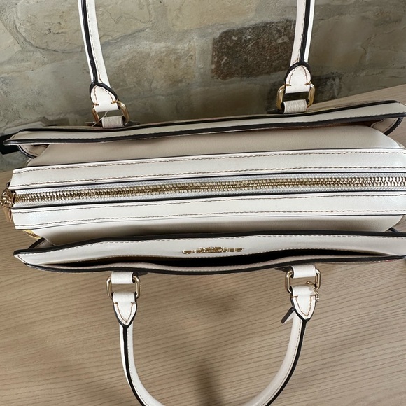 Coach - Picture 7 of 13